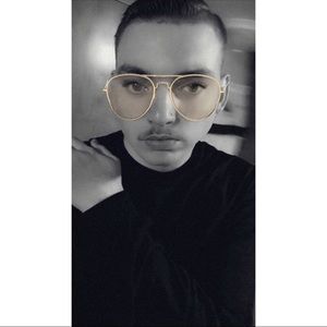 Meet your Posher, Aaron